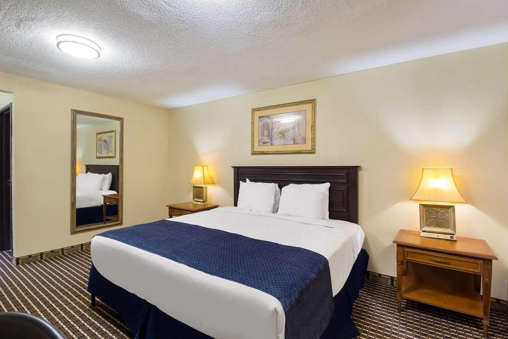 Rodeway Inn Houston North Greenspoint Oda fotoğraf
