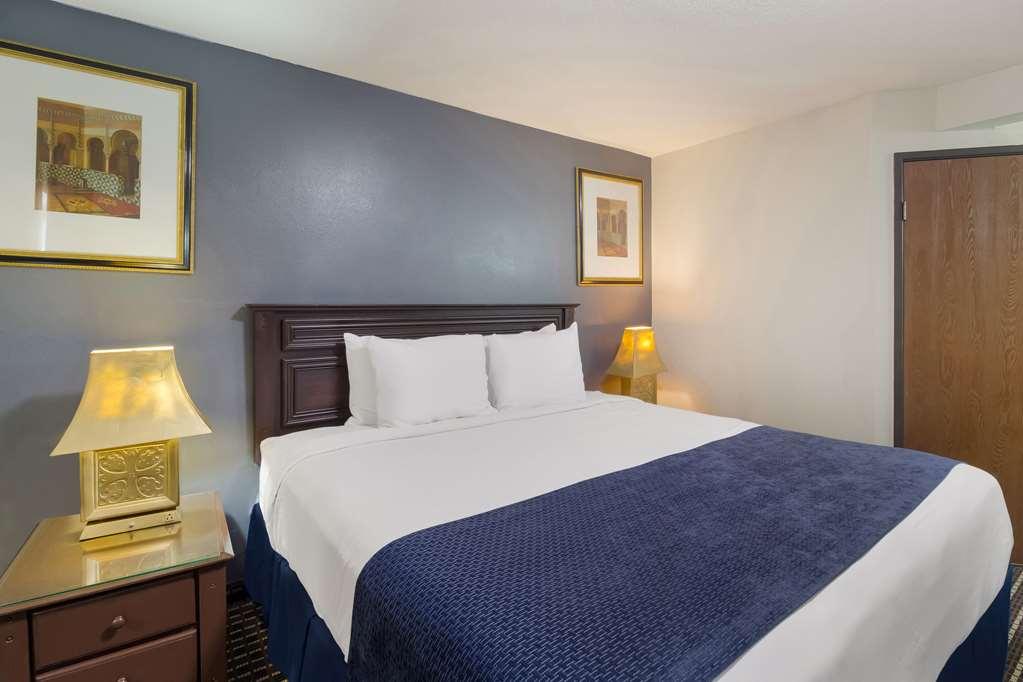 Rodeway Inn Houston North Greenspoint Oda fotoğraf